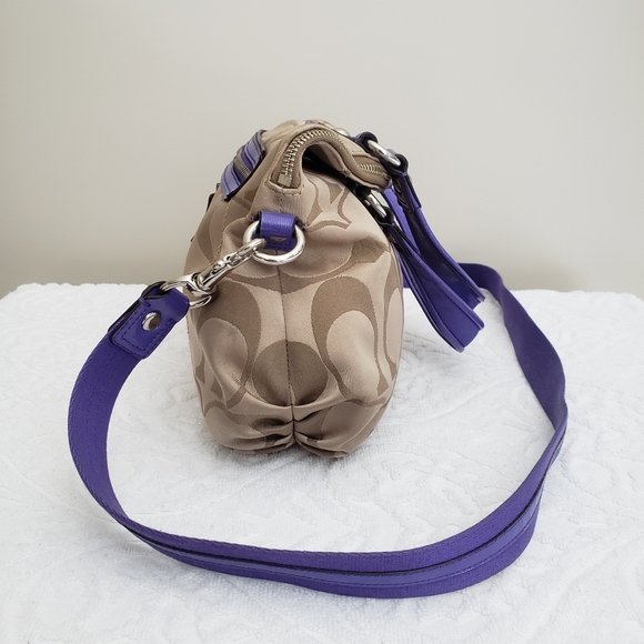 Coach Daisy Signature C Fold Over Crossbody - Picture 3 of 6